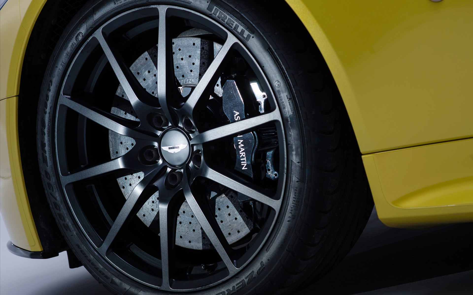 Aston Martin V12 Vantage S 2014